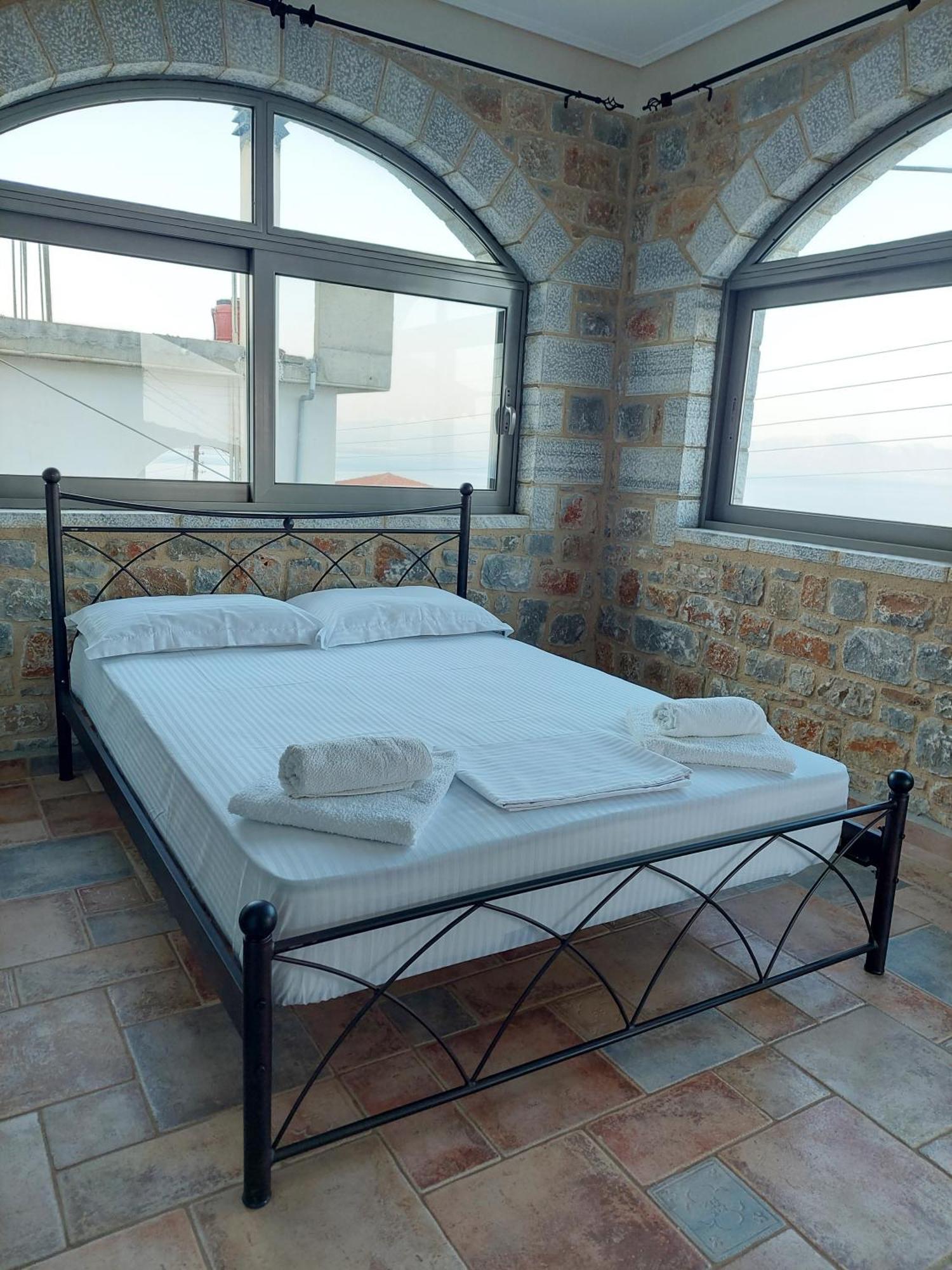 Golden Sunrise Apartment Гитио Екстериор снимка